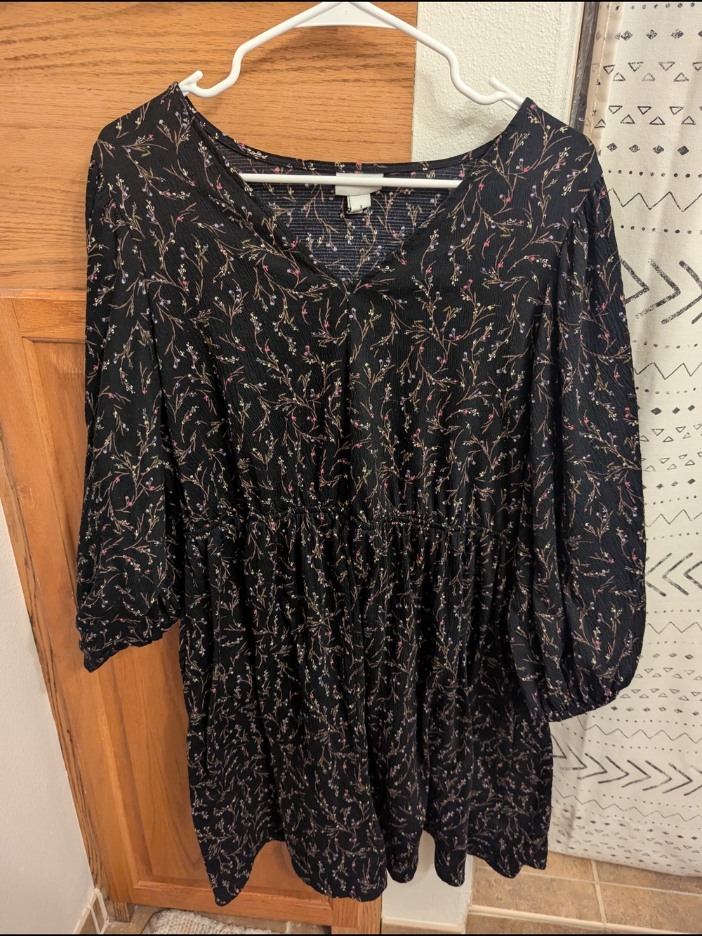 Ava & Viv Black Floral Long-Sleeve V-Neck Dress